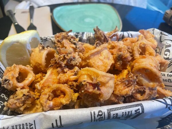 Bar lounge en Laredo con cócteles exclusivos y ambiente sofisticado - Imagen 2