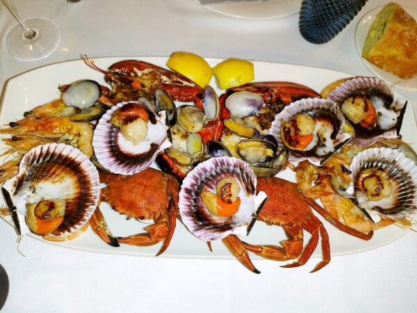 Sidrería–restaurante en la Plaza Mayor de Llanes con terraza - Imagen 4